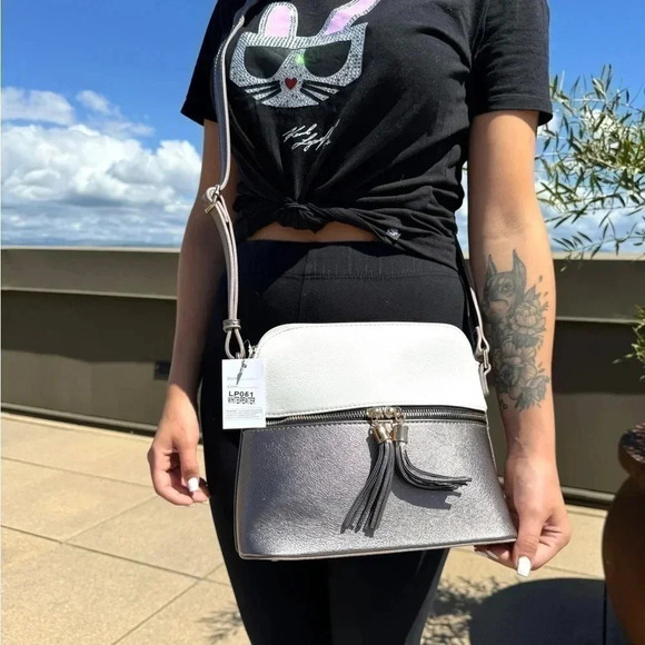 NWT Crossbody Tassel Zipper Puller Accent Two Tone Bag WHITE - Picture 10 of 13